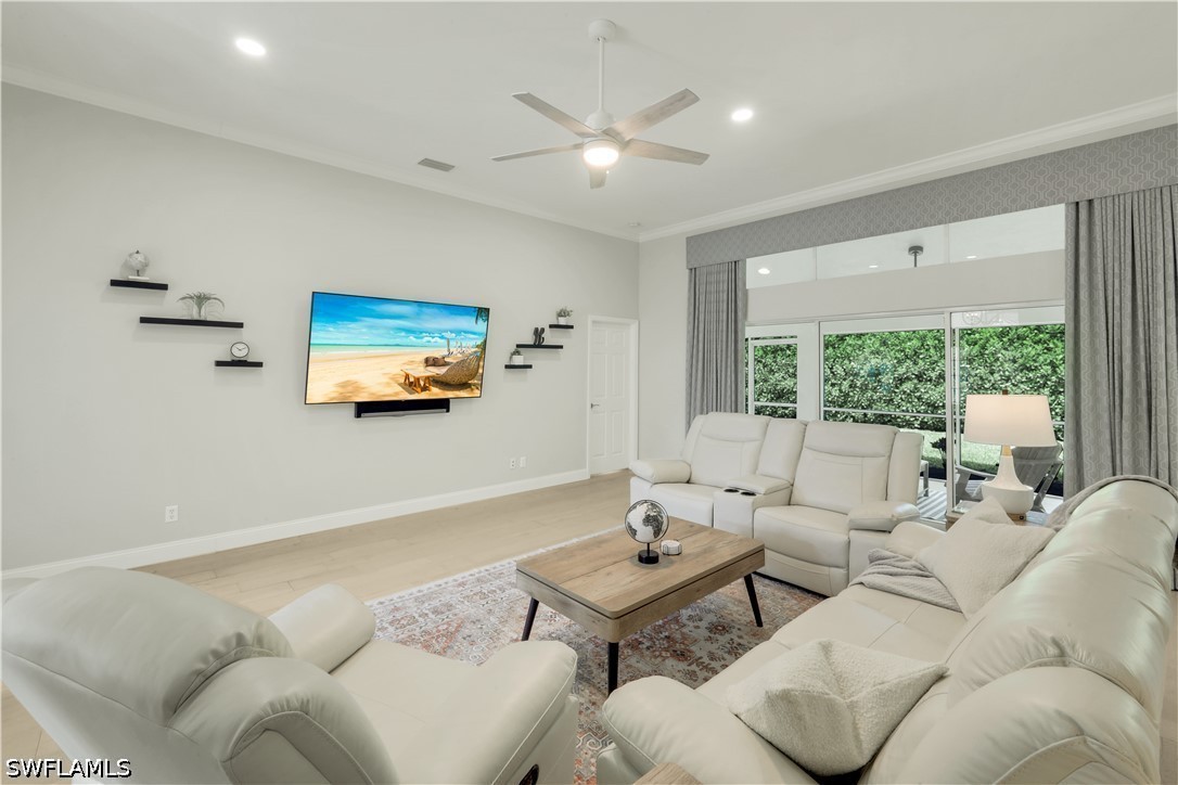2 Bed SingleFamilyResidence for Sale in Naples, photo 10