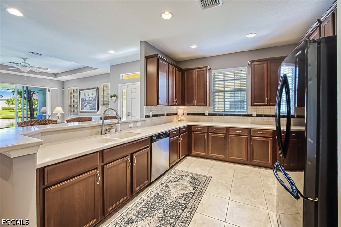 2 Bed Waterfront Home for Sale in Fort Myers, photo 10