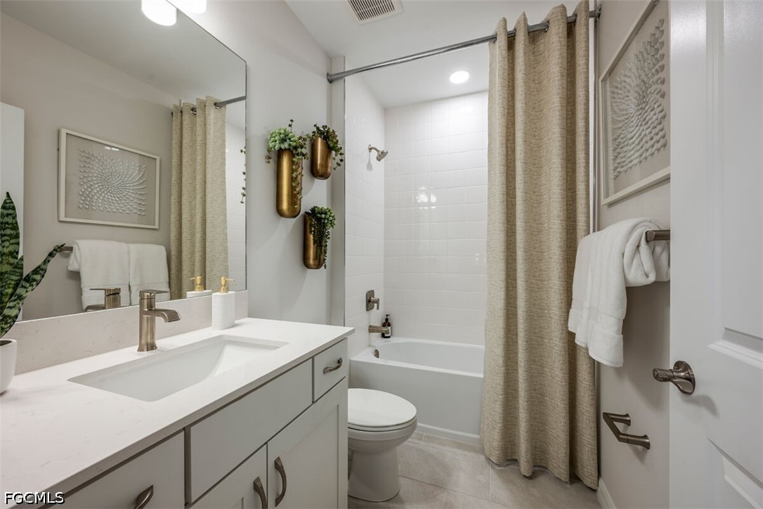 3 Bed SingleFamilyResidence for Sale in Whispering Lakes, photo 10