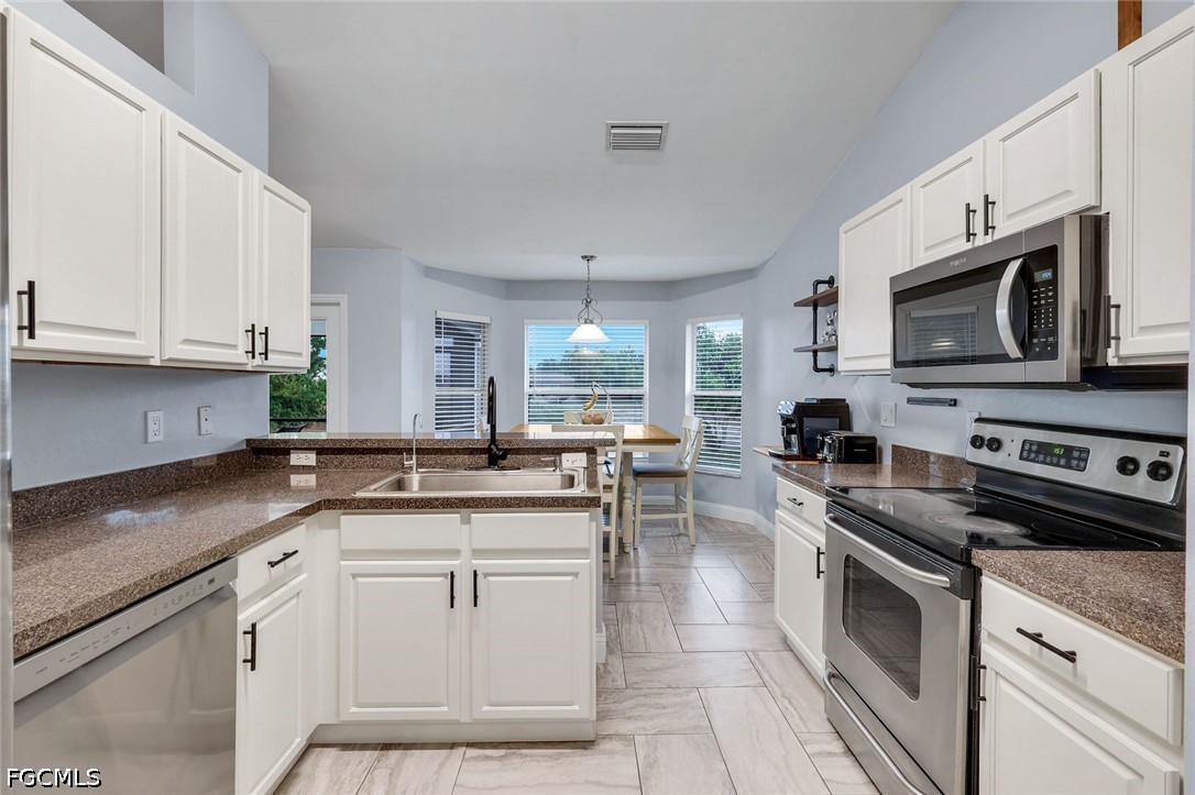 4 Bed SingleFamilyResidence for Sale in Cape Coral, photo 10