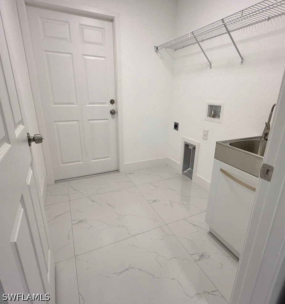 4 Bed SingleFamilyResidence for Sale in Lehigh Park, photo 10