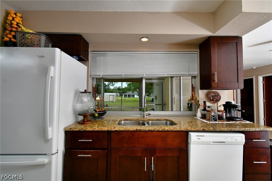 4 Bed SingleFamilyResidence for Sale in Lehigh Acres, photo 10