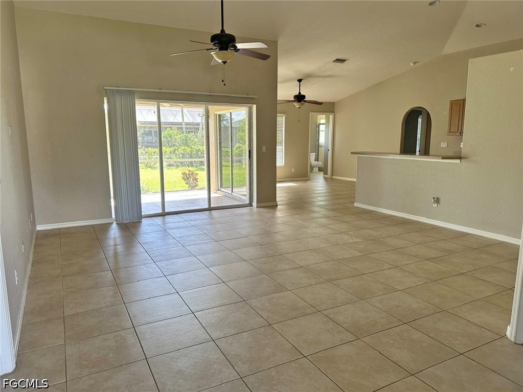 3 Bed SingleFamilyResidence for Sale in Cape Coral, photo 10