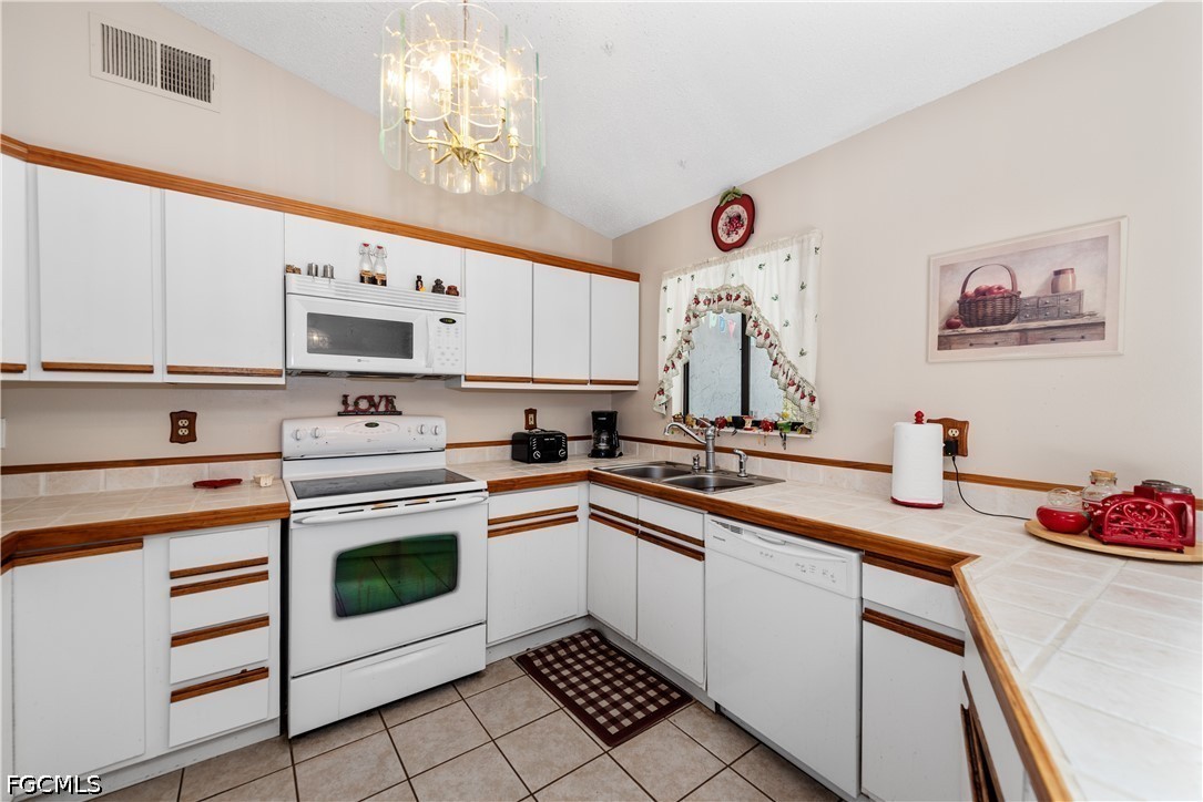 2 Bed Pool Home for Sale in Cape Coral, photo 10