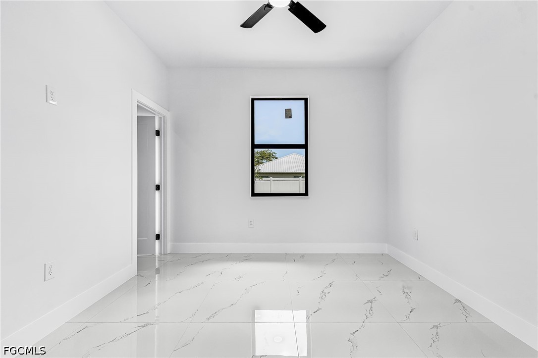 3 Bed SingleFamilyResidence for Sale in Cape Coral, photo 10