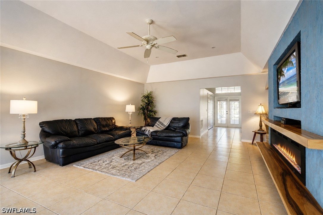3 Bed SingleFamilyResidence for Sale in Naples, photo 10