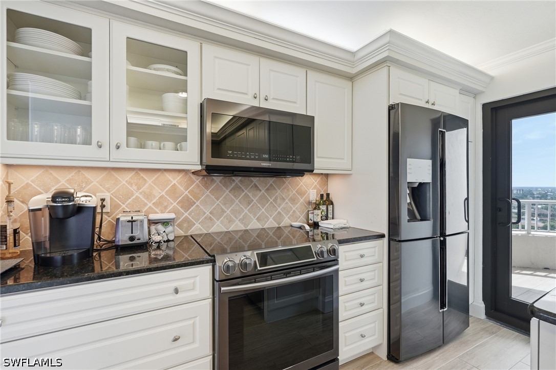 2 Bed Waterfront Home for Sale in Marco Island, photo 10