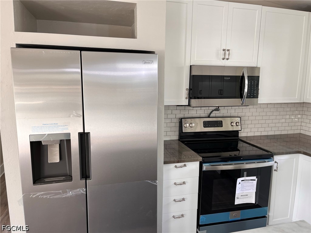 3 Bed SingleFamilyResidence for Sale in Cape Coral, photo 10