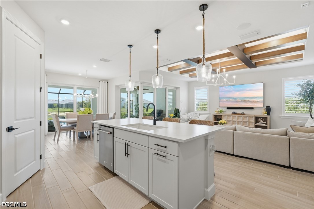 3 Bed Pool Home for Sale in Terrawalk, photo 10