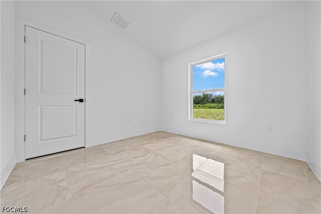 4 Bed SingleFamilyResidence for Sale in Lehigh Acres, photo 10