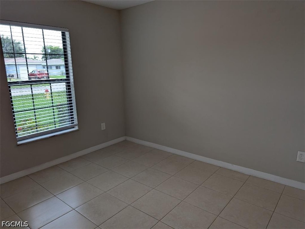 3 Bed Duplex for Sale in Cape Coral, photo 10