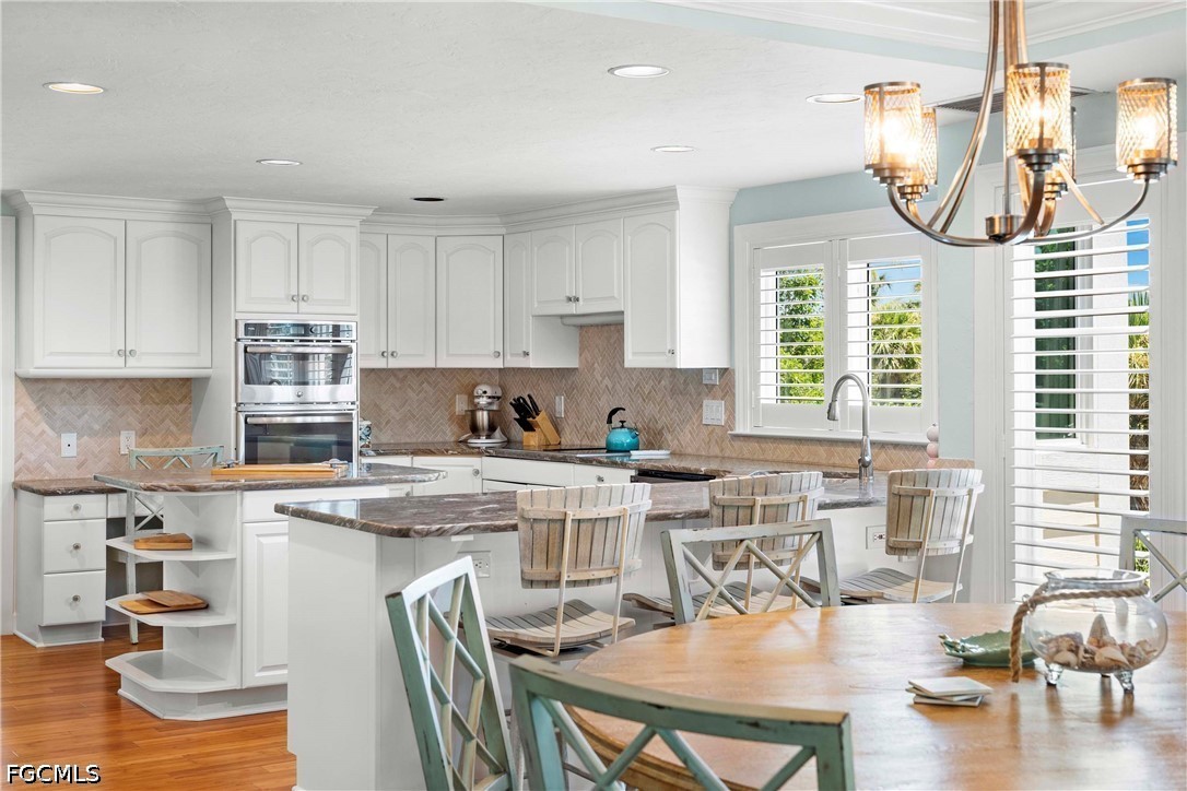 4 Bed Pool Home for Sale in Sanibel, photo 10