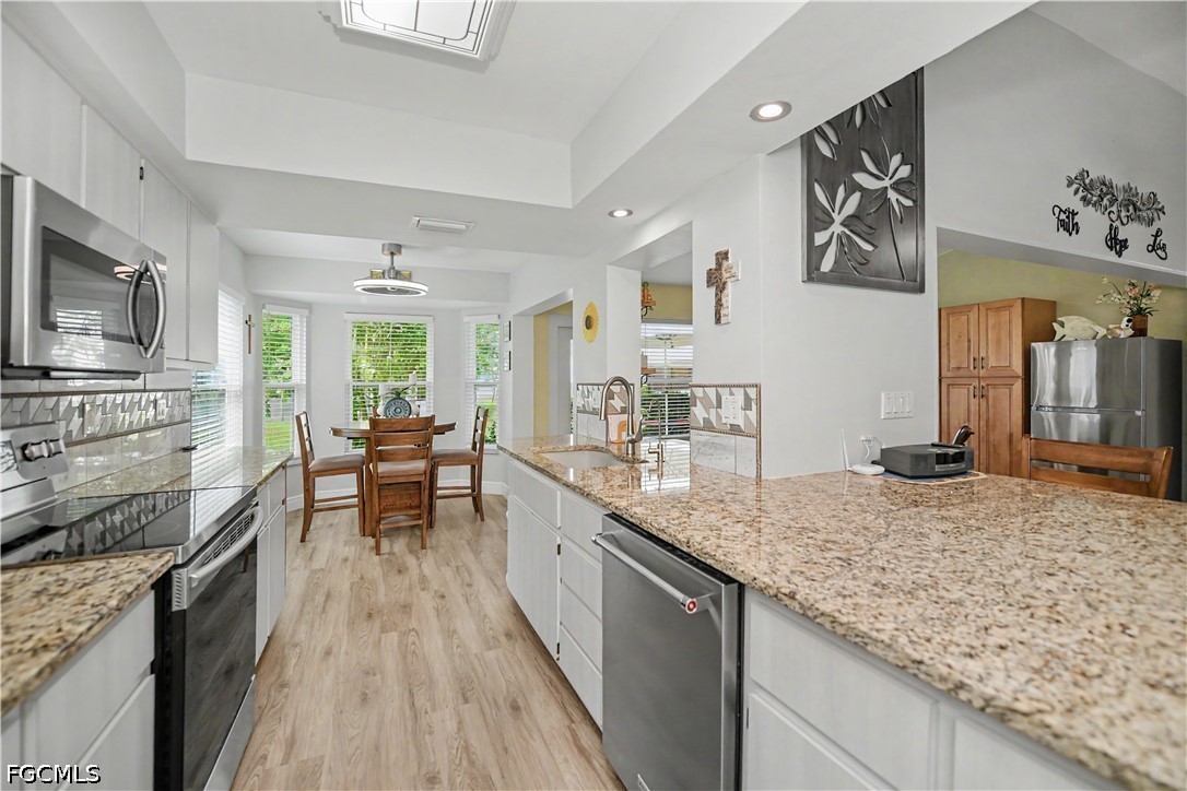 2 Bed SingleFamilyResidence for Sale in North Fort Myers, photo 10