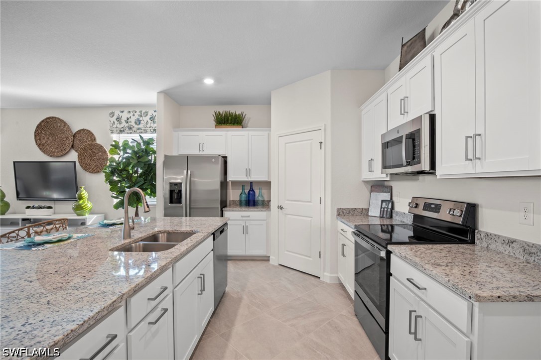 3 Bed Pool Home for Sale in Country Club, photo 10