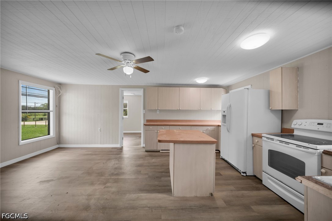4 Bed SingleFamilyResidence for Sale in Alva, photo 10