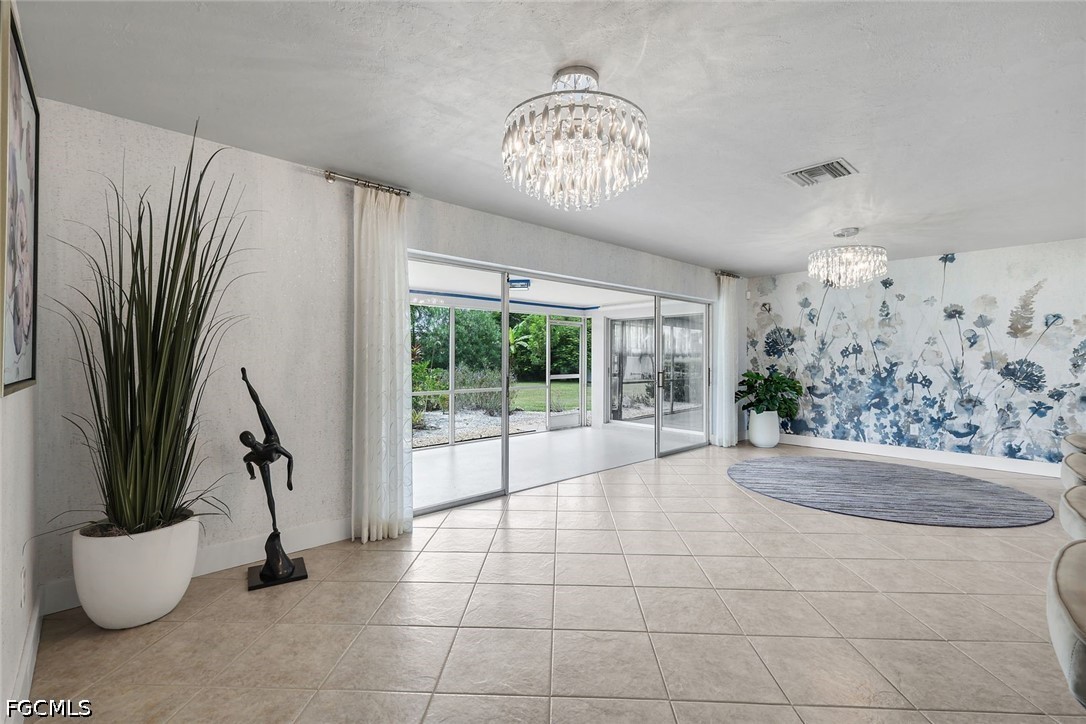 3 Bed SingleFamilyResidence for Sale in Cape Coral, photo 10