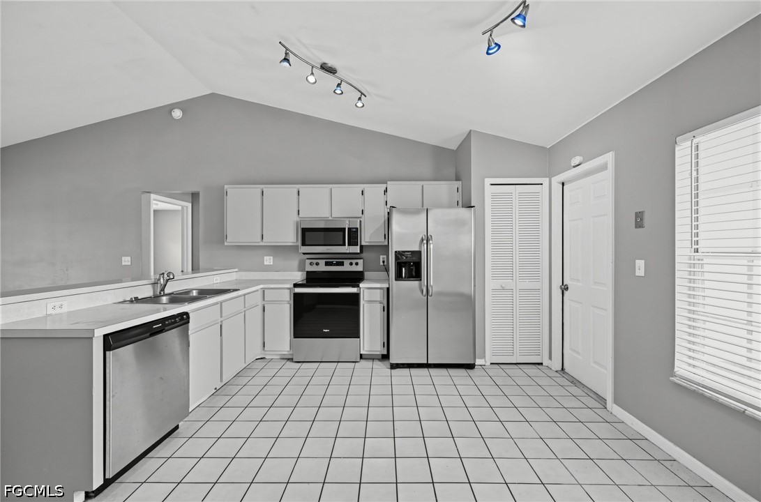 3 Bed Pool Home for Sale in Cape Coral, photo 10