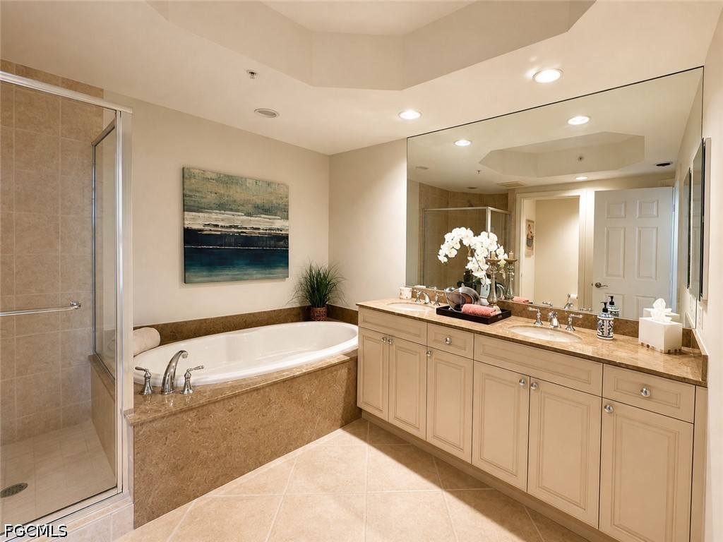 2 Bed Waterfront Home for Sale in Estero, photo 10