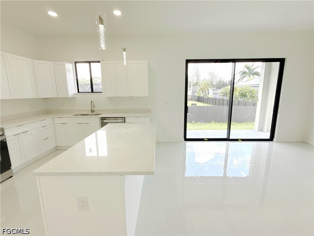 4 Bed SingleFamilyResidence for Sale in Cape Coral, photo 10
