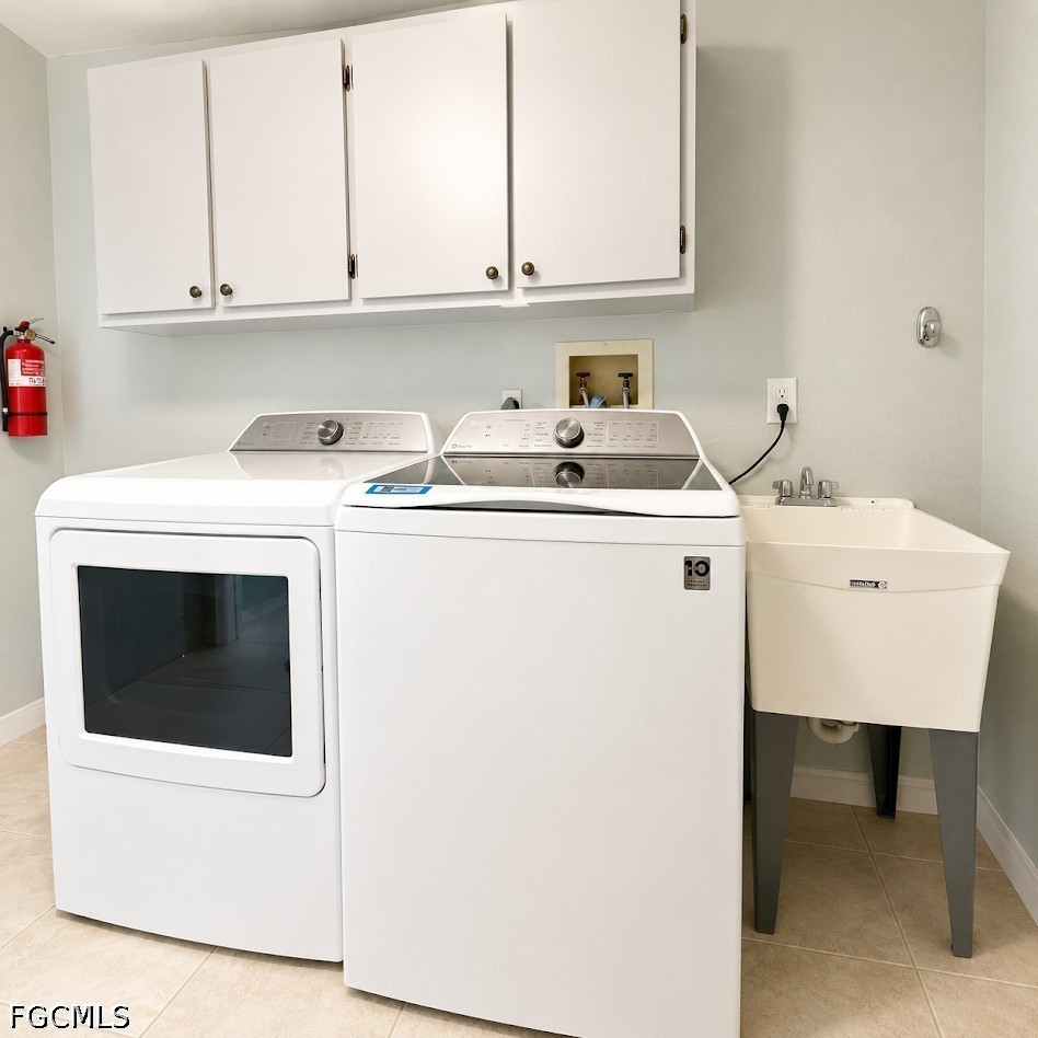 3 Bed Pool Home for Sale in Cape Coral, photo 10