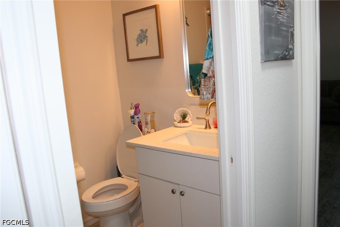 2 Bed SingleFamilyResidence for Sale in North Fort Myers, photo 10