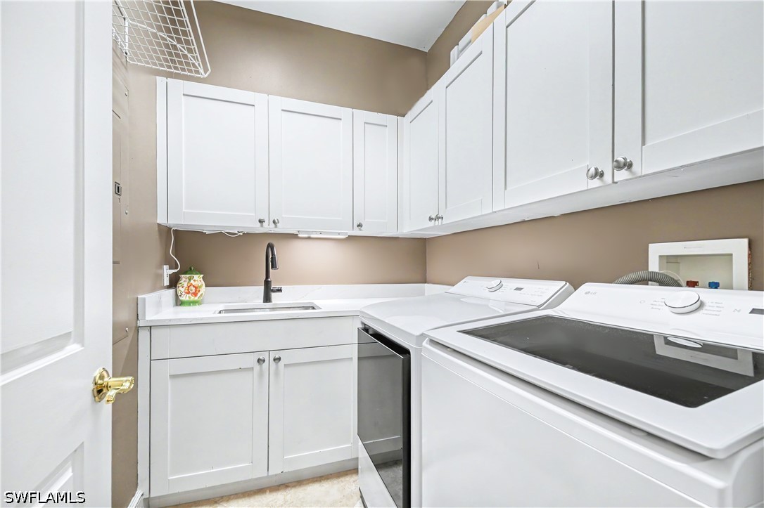 3 Bed Condominium for Sale in Olde Naples, photo 10