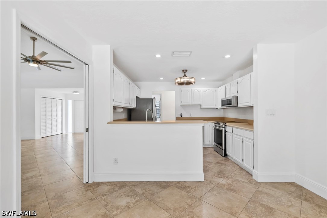 3 Bed Pool Home for Sale in Kings Lake, photo 10