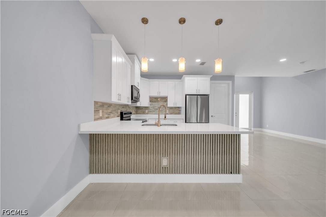 3 Bed SingleFamilyResidence for Sale in Lehigh Acres, photo 10