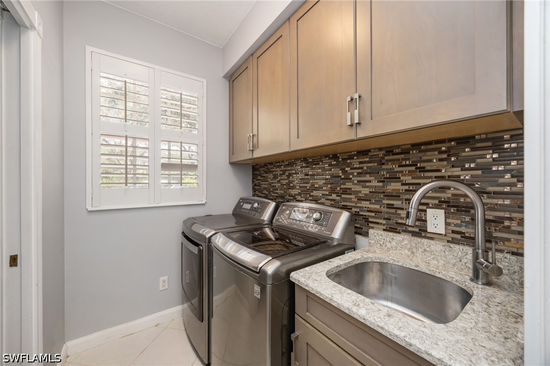 3 Bed Pool Home for Sale in The Cove, photo 10