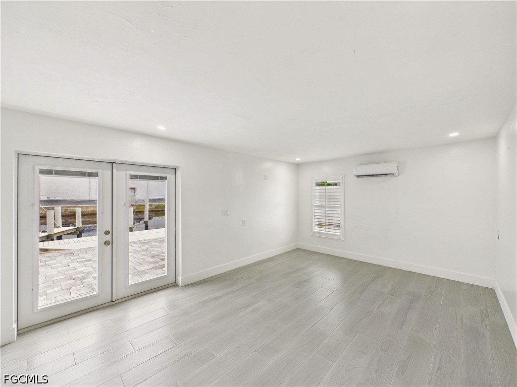 2 Bed Waterfront Home for Sale in River Park, photo 10
