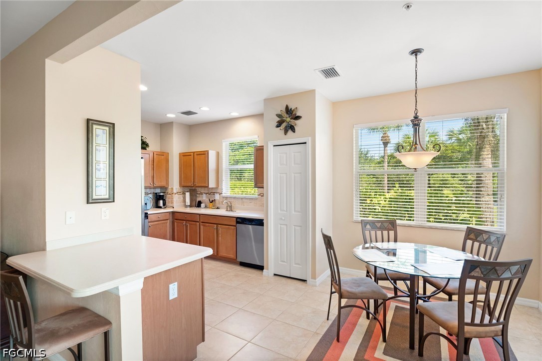 2 Bed Waterfront Home for Sale in Hamilton, photo 10
