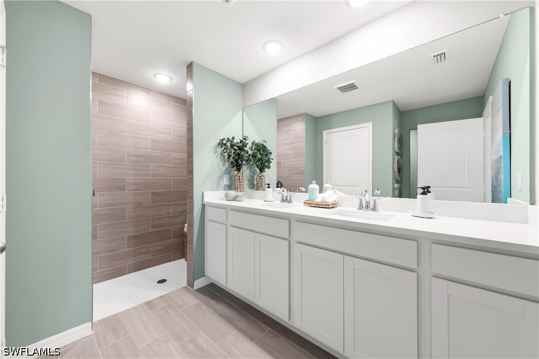 4 Bed SingleFamilyResidence for Sale in Cape Coral, photo 10