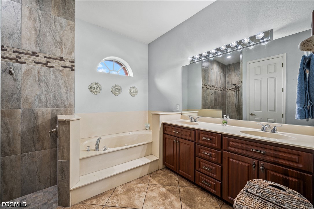 4 Bed Pool Home for Sale in Cape Coral, photo 10