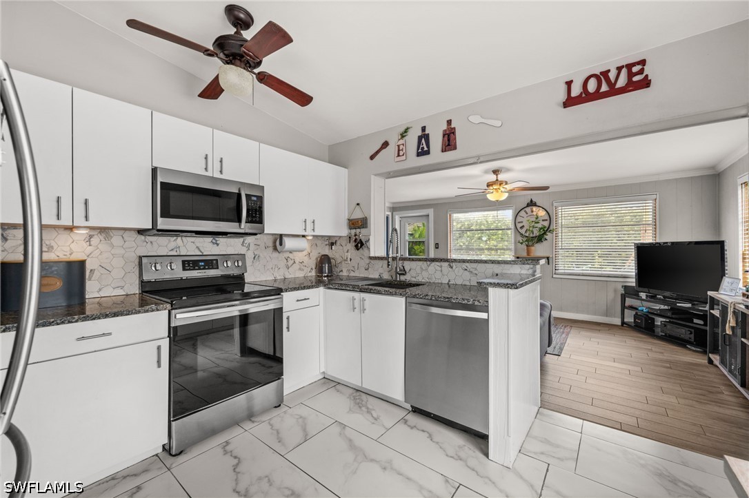 2 Bed SingleFamilyResidence for Sale in San Carlos Park, photo 10