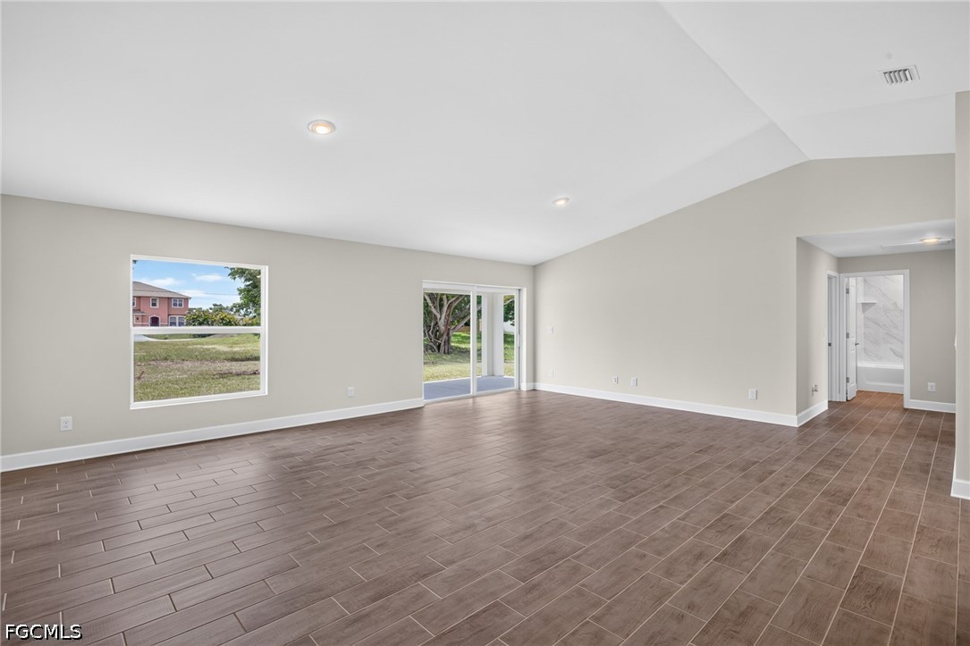 4 Bed SingleFamilyResidence for Sale in Cape Coral, photo 10
