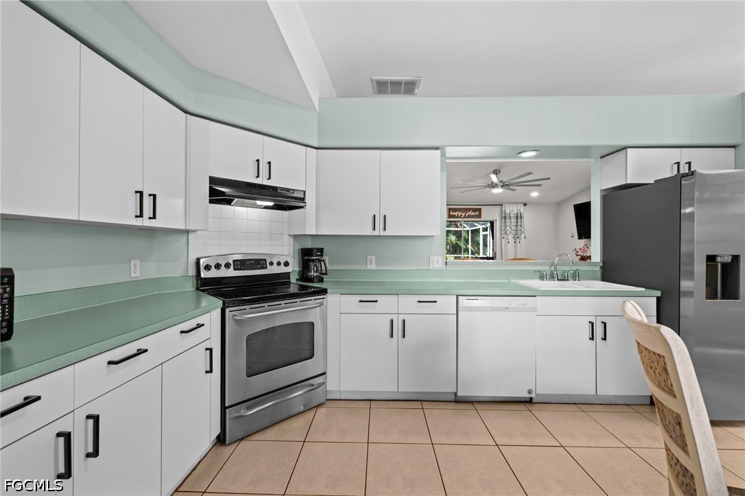 3 Bed Pool Home for Sale in Cape Coral, photo 10