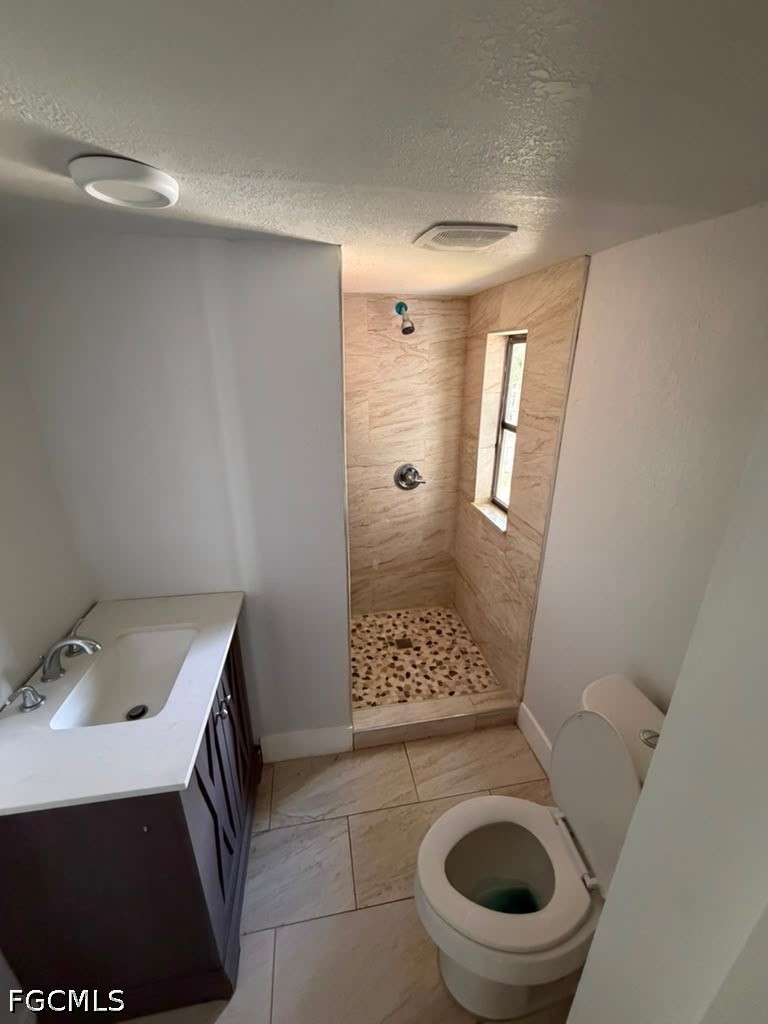 3 Bed SingleFamilyResidence for Sale in Fort Myers, photo 10