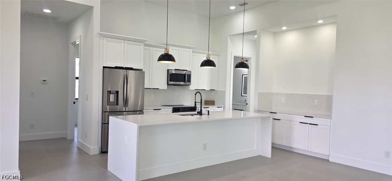 4 Bed SingleFamilyResidence for Sale in Cape Coral, photo 10