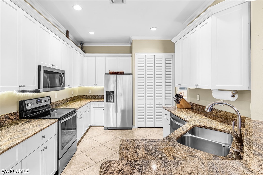 4 Bed SingleFamilyResidence for Sale in Coral Lakes, photo 10