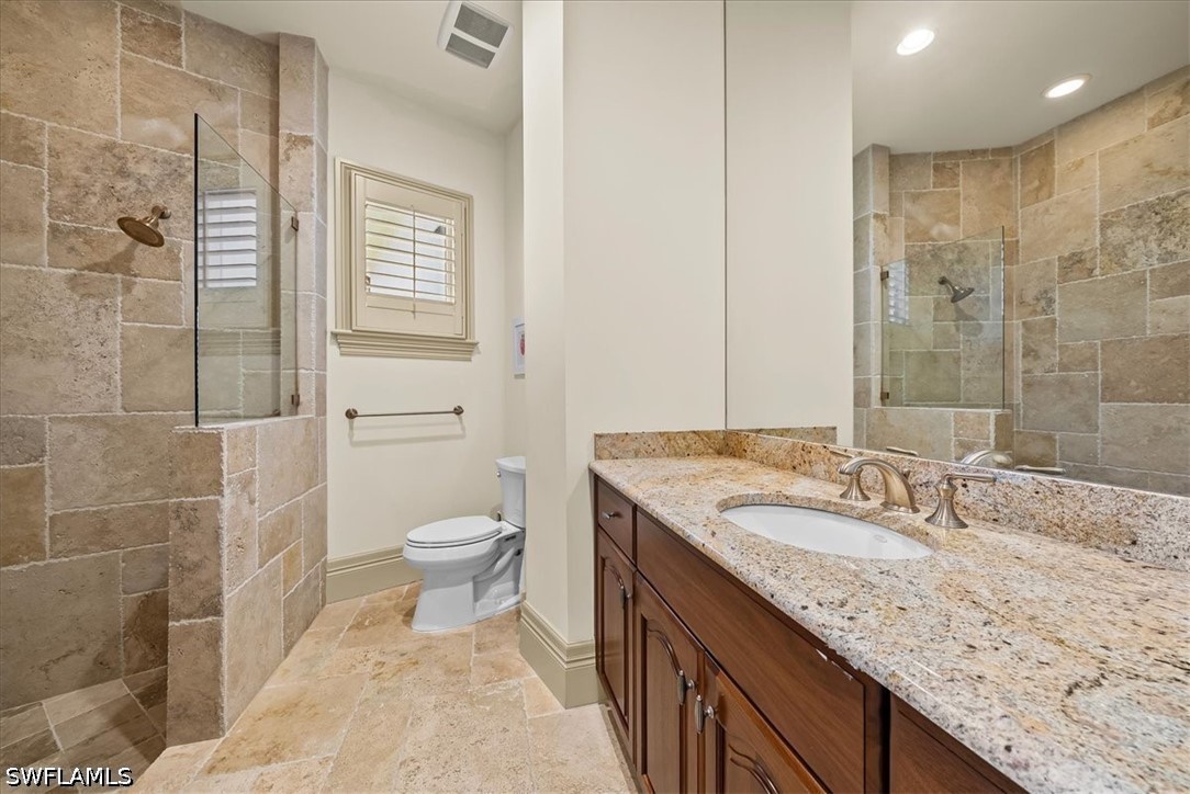 5 Bed Pool Home for Sale in Moorings, photo 10