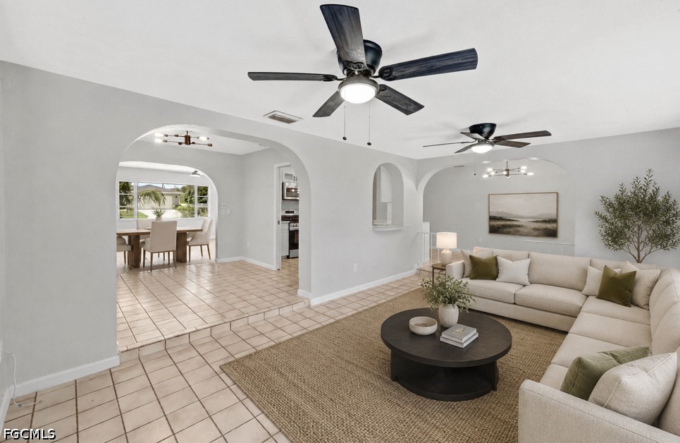 3 Bed SingleFamilyResidence for Sale in Cape Coral, photo 10