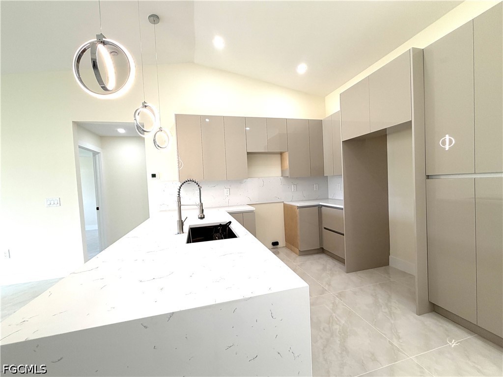3 Bed SingleFamilyResidence for Sale in Lehigh Acres, photo 10