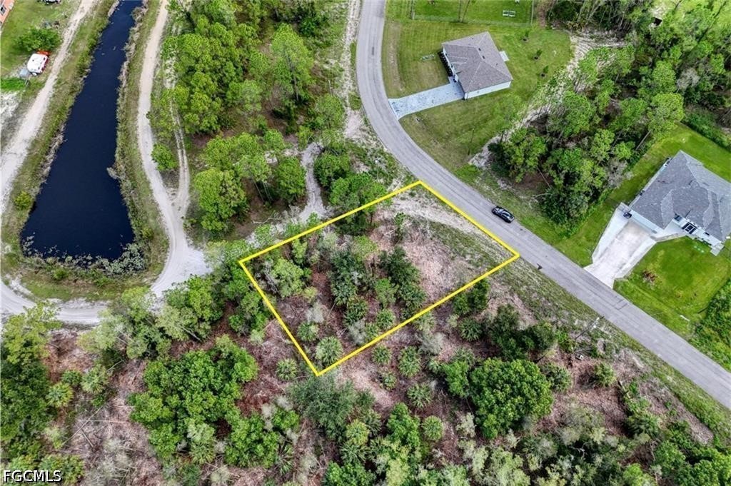 Residential for Sale in Mirror Lakes, photo 10