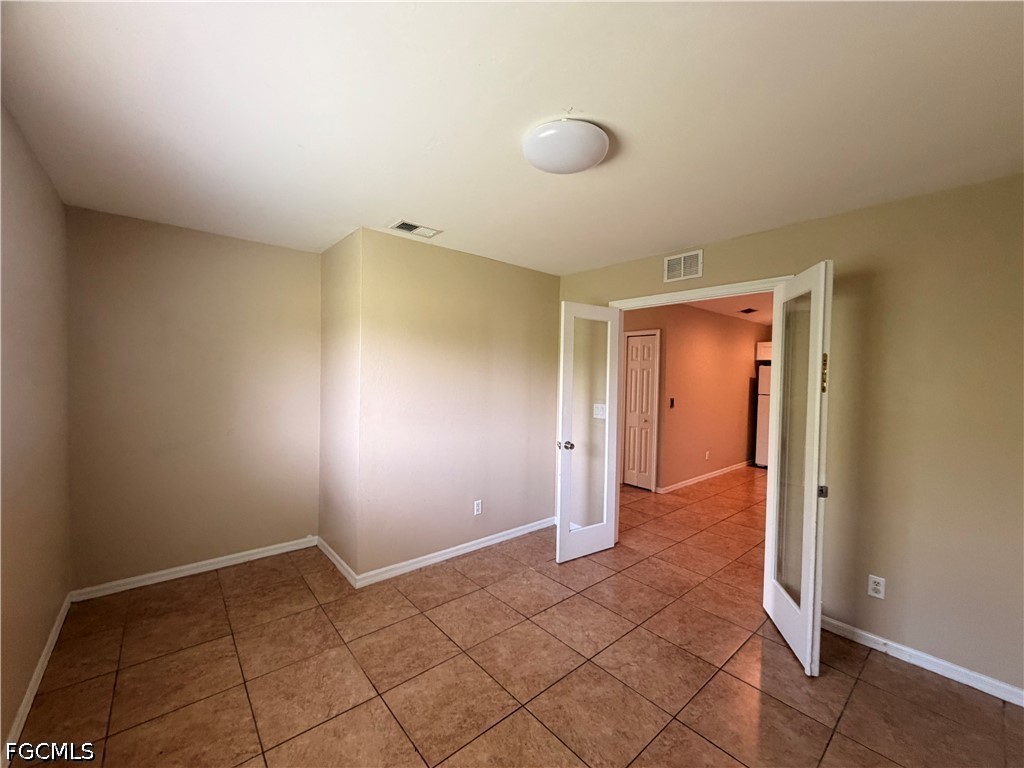 2 Bed Duplex for Sale in Lehigh Estates, photo 10