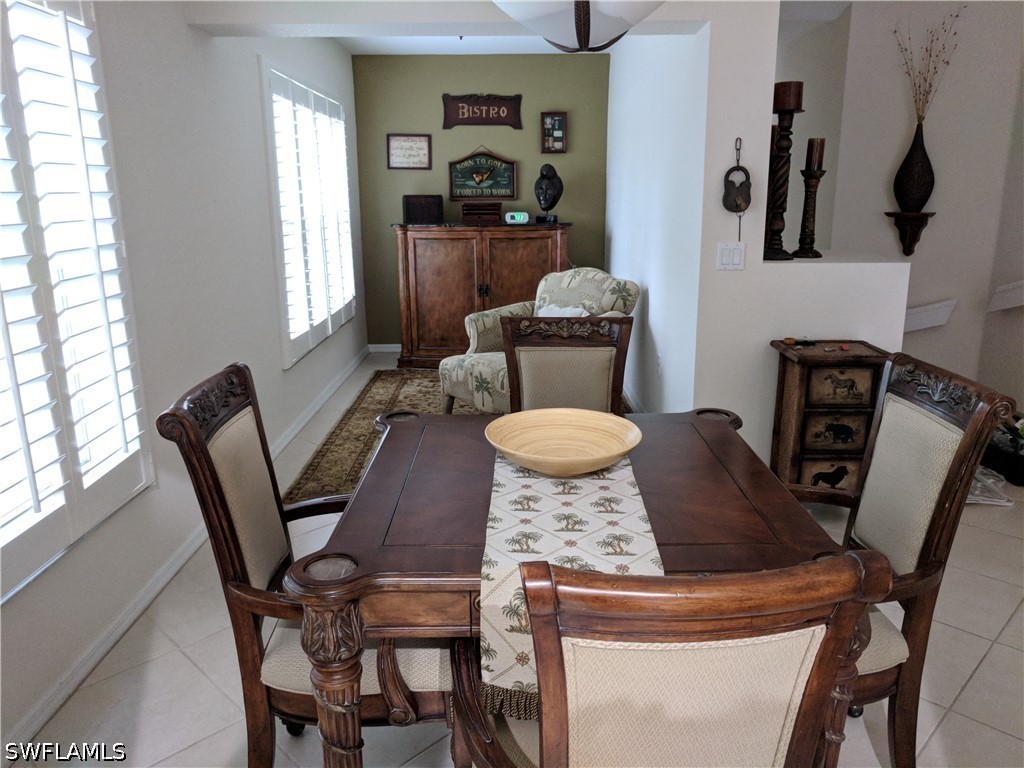 3 Bed Waterfront Home for Sale in Carlton Lakes, photo 10