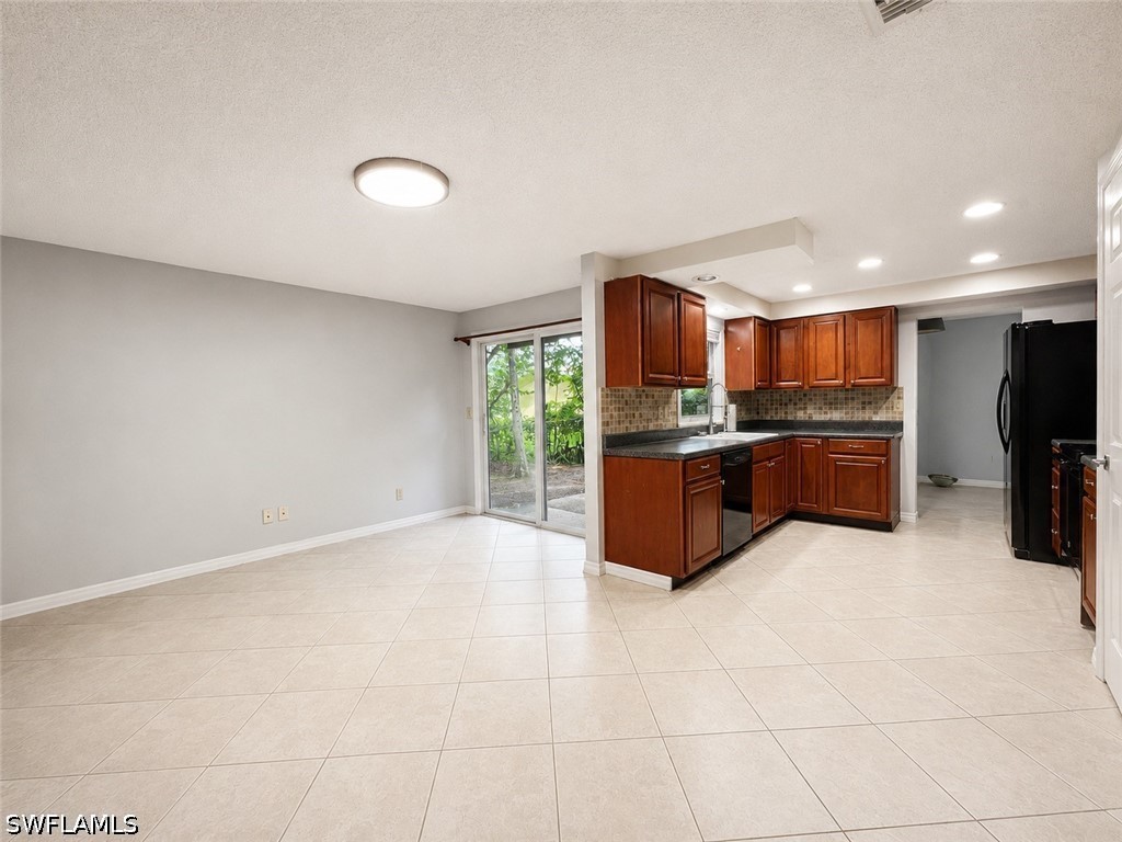3 Bed SingleFamilyResidence for Sale in Naples, photo 10