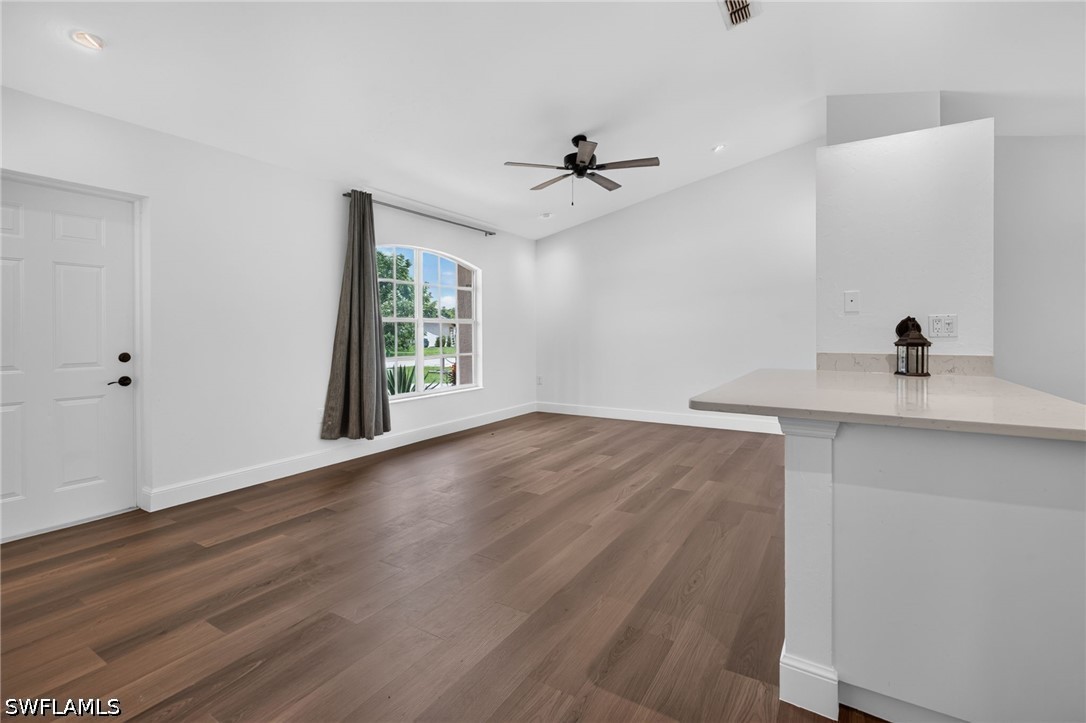3 Bed SingleFamilyResidence for Sale in San Carlos Park, photo 10