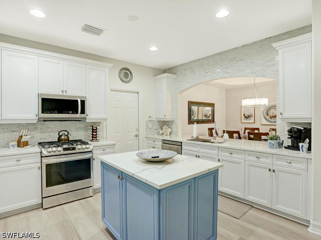 2 Bed Condominium for Sale in Naples, photo 10