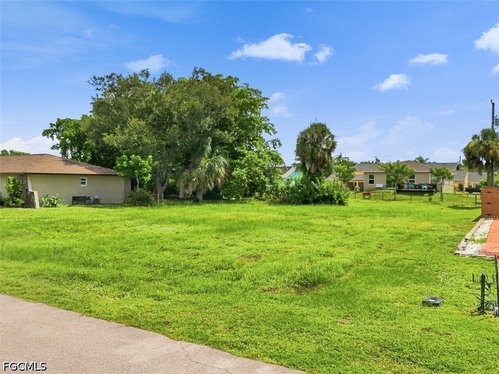 Residential for Sale in Cape Coral, photo 10