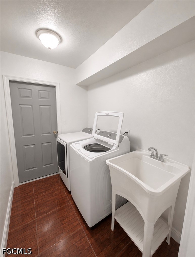 3 Bed SingleFamilyResidence for Sale in Lehigh Acres, photo 10